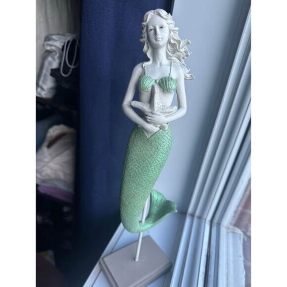 VINTAGE handmade Mermaid green resin jewelry stand decor holder bedroom bath - Picture 3 of 3
